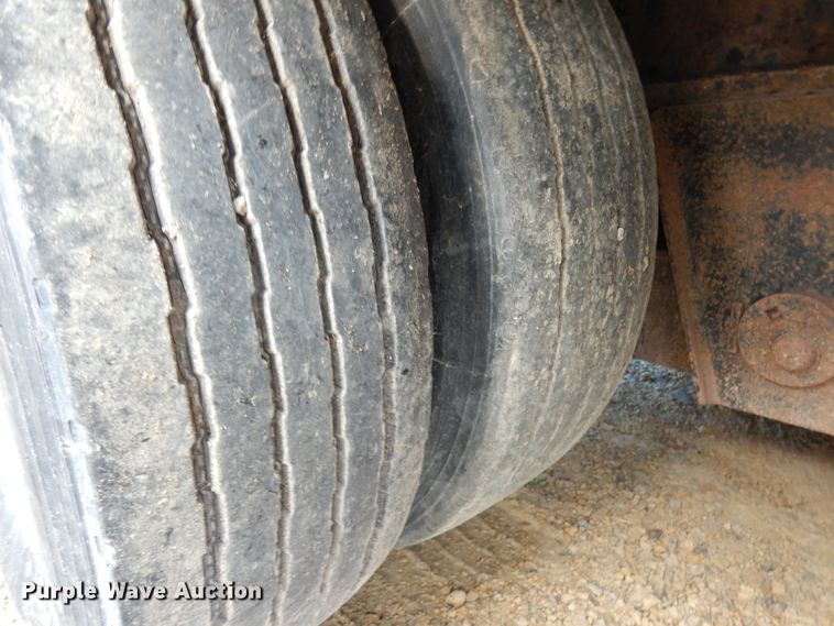 image for item GC9956 2009 XL Specialized XL90MDE  lowboy equipment trailer