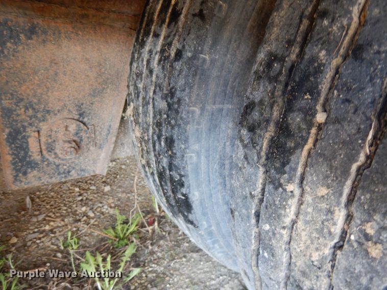 image for item GC9956 2009 XL Specialized XL90MDE  lowboy equipment trailer