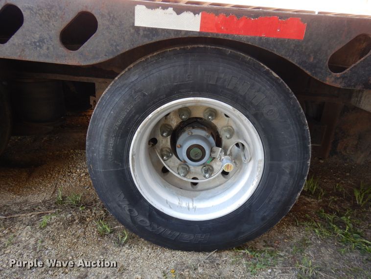 image for item GC9956 2009 XL Specialized XL90MDE  lowboy equipment trailer