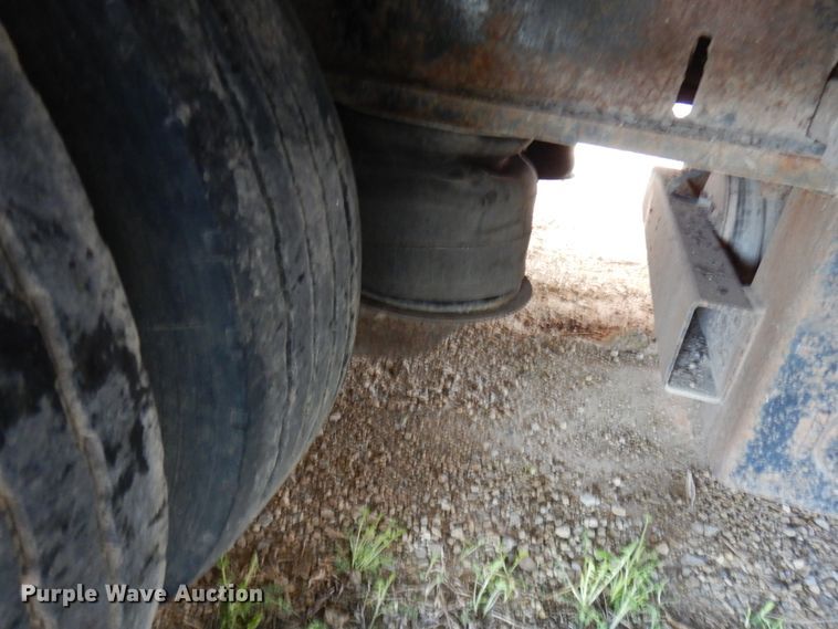 image for item GC9956 2009 XL Specialized XL90MDE  lowboy equipment trailer