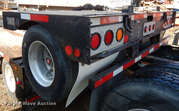 image for item GC9956 2009 XL Specialized XL90MDE  lowboy equipment trailer