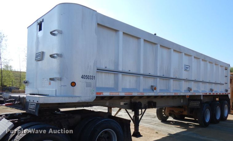 image for item GC9957 2003 East  end dump trailer