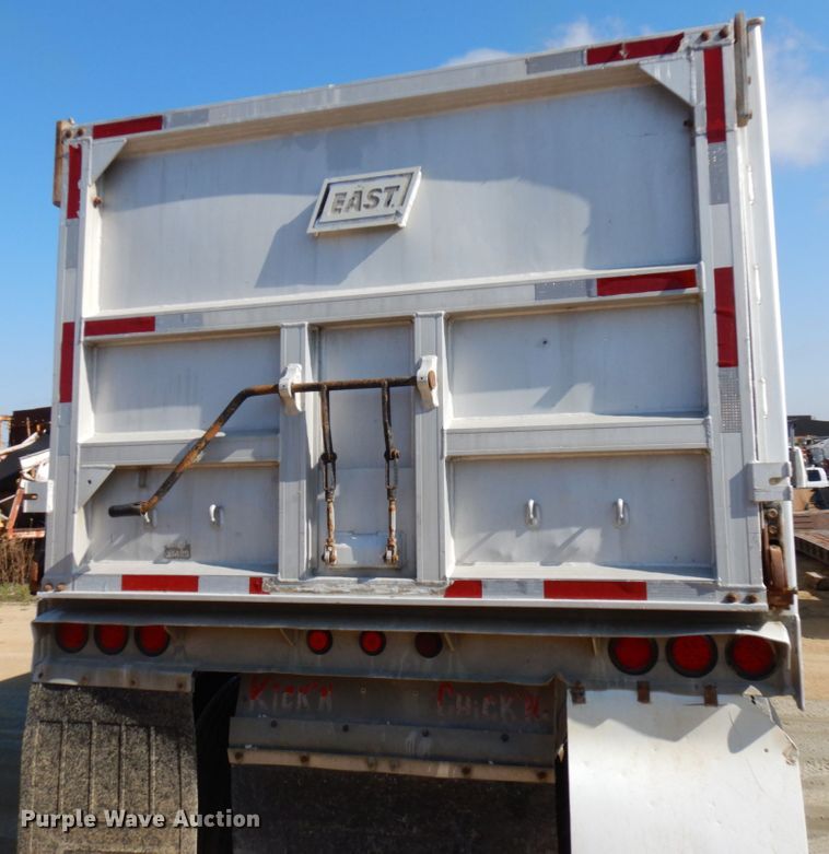 image for item GC9957 2003 East  end dump trailer