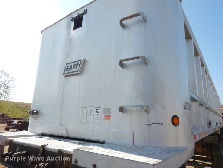 image for item GC9957 2003 East  end dump trailer