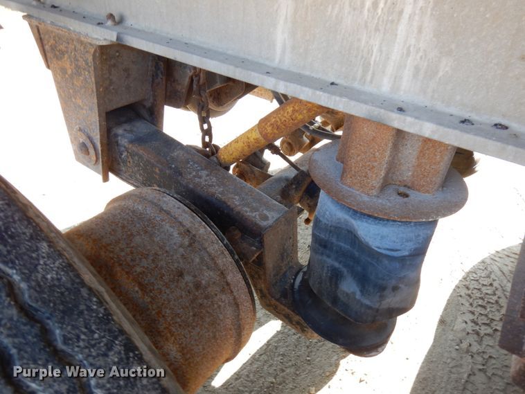 image for item GC9957 2003 East  end dump trailer