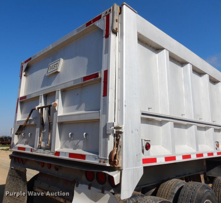 image for item GC9957 2003 East  end dump trailer