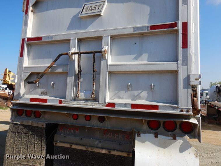 image for item GC9957 2003 East  end dump trailer