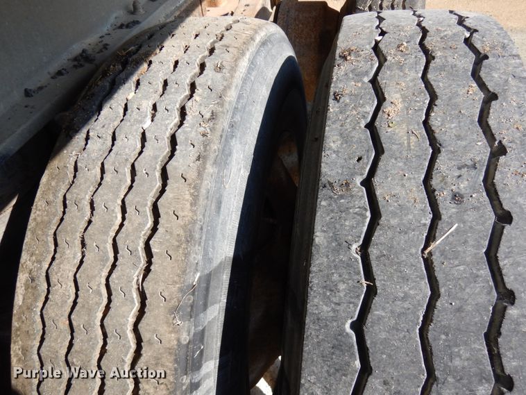 image for item GC9957 2003 East  end dump trailer