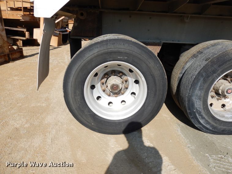 image for item GC9957 2003 East  end dump trailer