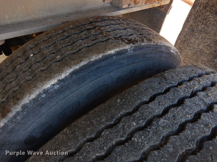 image for item GC9957 2003 East  end dump trailer