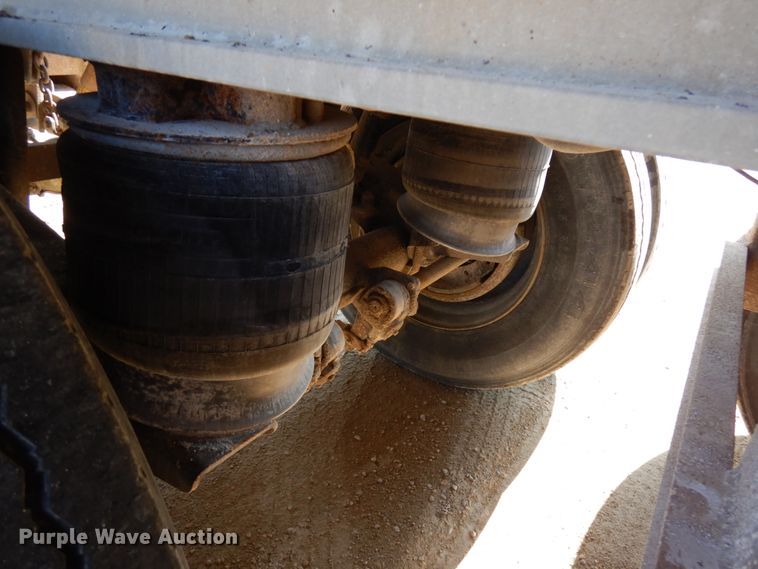 image for item GC9957 2003 East  end dump trailer