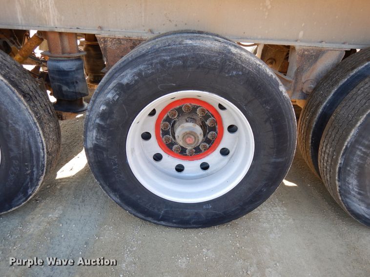 image for item GC9957 2003 East  end dump trailer