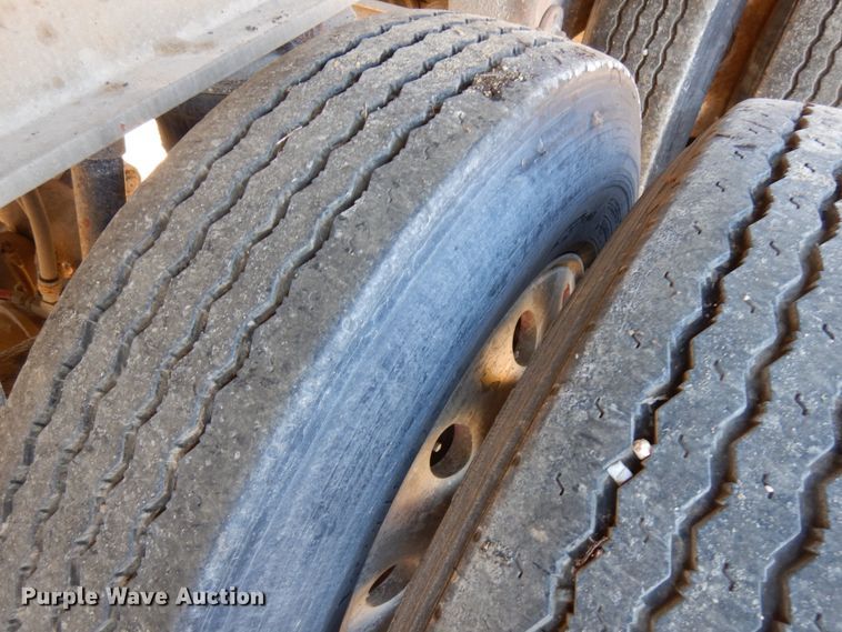 image for item GC9957 2003 East  end dump trailer