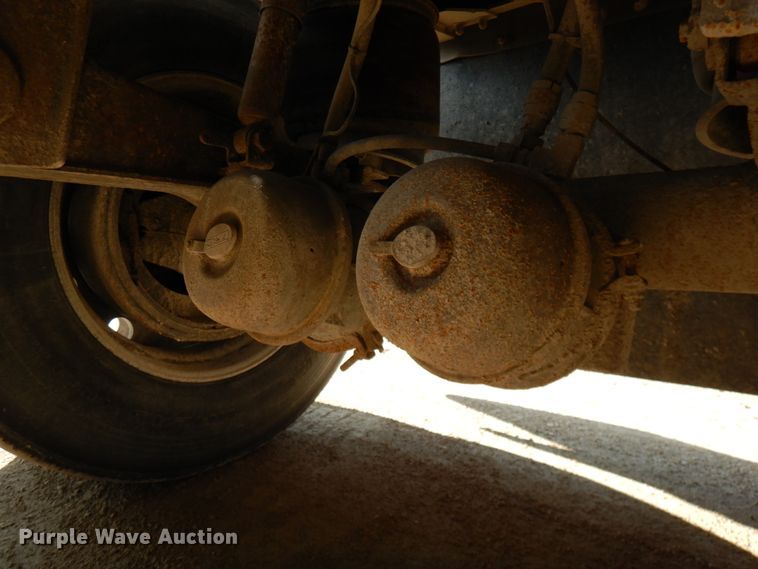 image for item GC9957 2003 East  end dump trailer