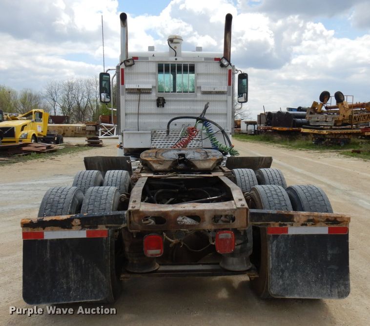 image for item GC9958 2007 Freightliner Columbia  semi truck
