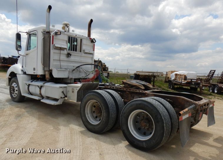 image for item GC9958 2007 Freightliner Columbia  semi truck