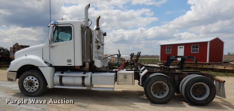 image for item GC9958 2007 Freightliner Columbia  semi truck