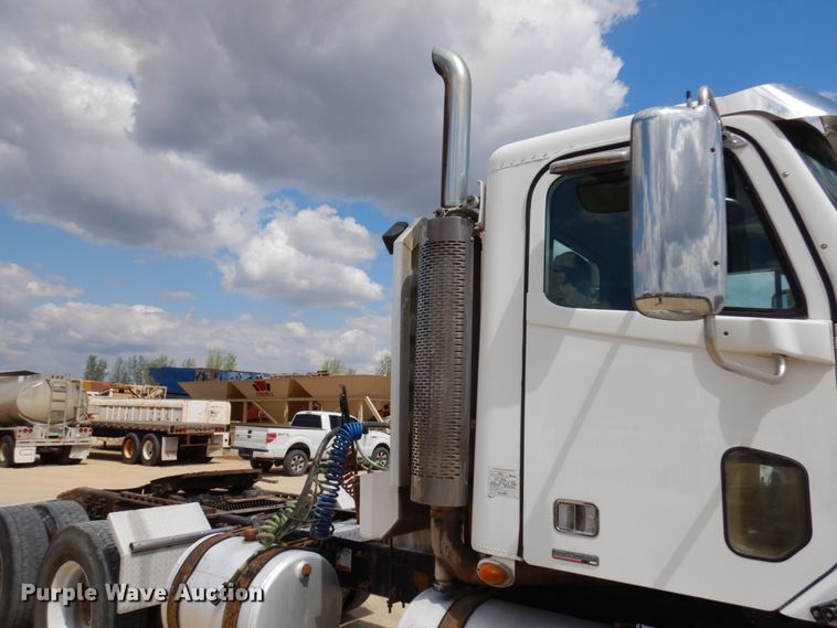 image for item GC9958 2007 Freightliner Columbia  semi truck