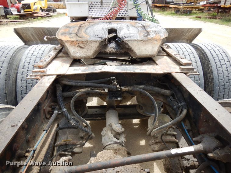 image for item GC9958 2007 Freightliner Columbia  semi truck