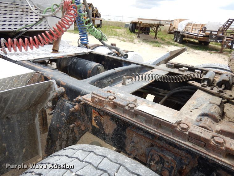 image for item GC9958 2007 Freightliner Columbia  semi truck