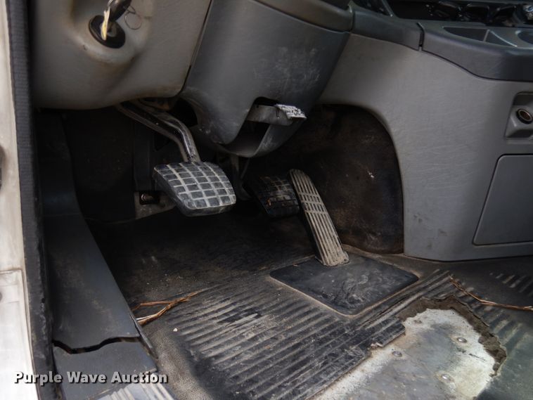 image for item GC9958 2007 Freightliner Columbia  semi truck