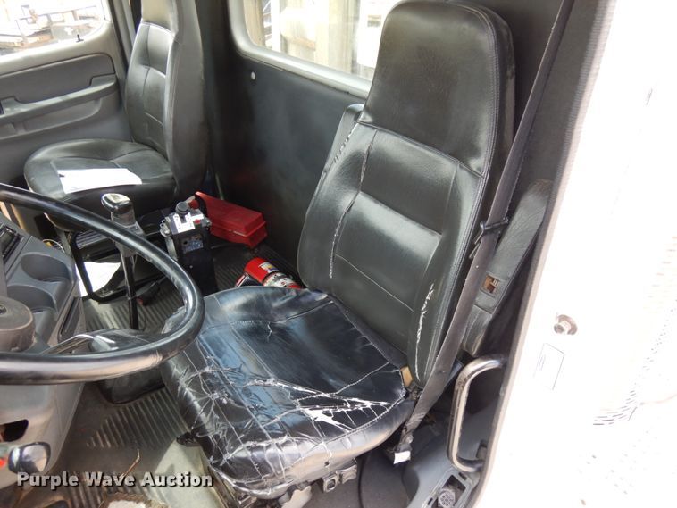 image for item GC9958 2007 Freightliner Columbia  semi truck