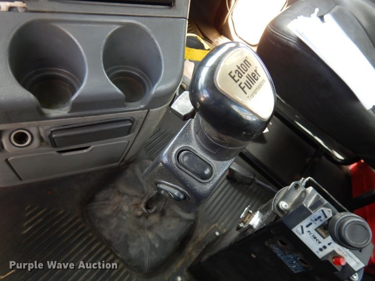 image for item GC9958 2007 Freightliner Columbia  semi truck