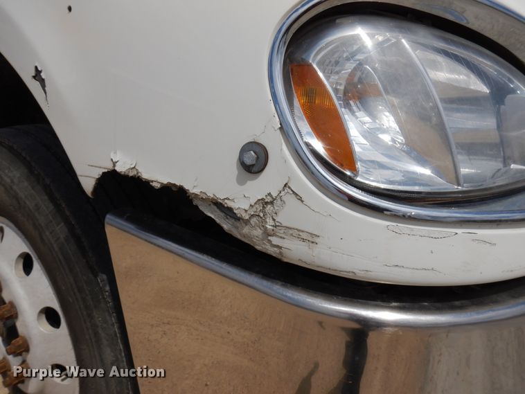 image for item GC9958 2007 Freightliner Columbia  semi truck