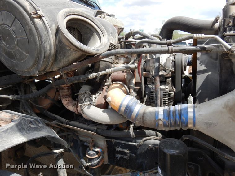 image for item GC9958 2007 Freightliner Columbia  semi truck