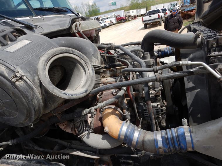 image for item GC9958 2007 Freightliner Columbia  semi truck