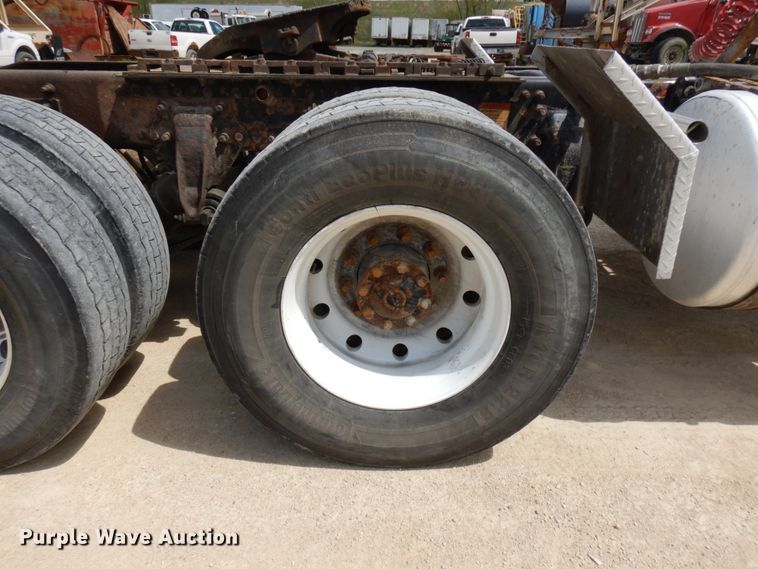 image for item GC9958 2007 Freightliner Columbia  semi truck