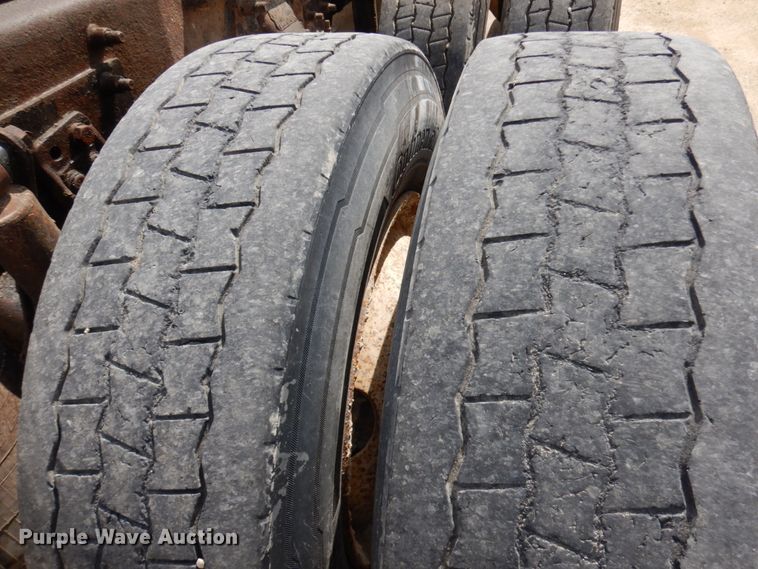 image for item GC9958 2007 Freightliner Columbia  semi truck