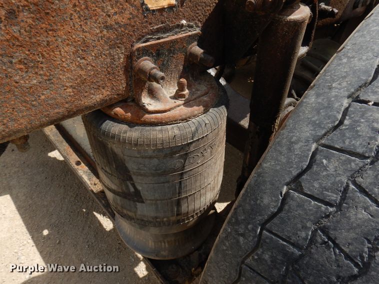 image for item GC9958 2007 Freightliner Columbia  semi truck