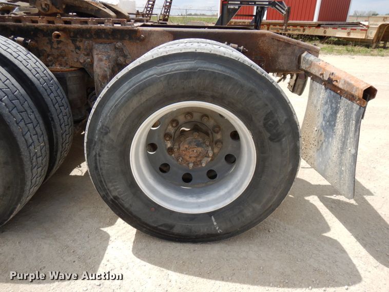 image for item GC9958 2007 Freightliner Columbia  semi truck