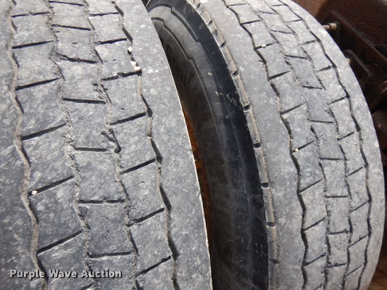 image for item GC9958 2007 Freightliner Columbia  semi truck