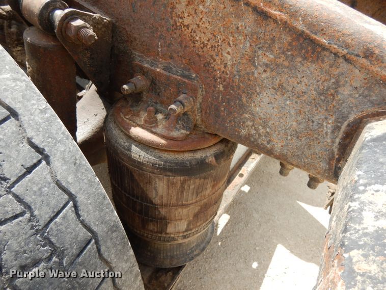 image for item GC9958 2007 Freightliner Columbia  semi truck