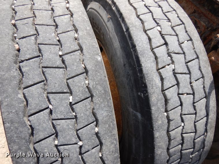 image for item GC9958 2007 Freightliner Columbia  semi truck