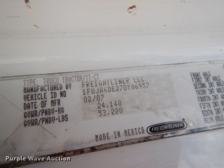 image for item GC9958 2007 Freightliner Columbia  semi truck