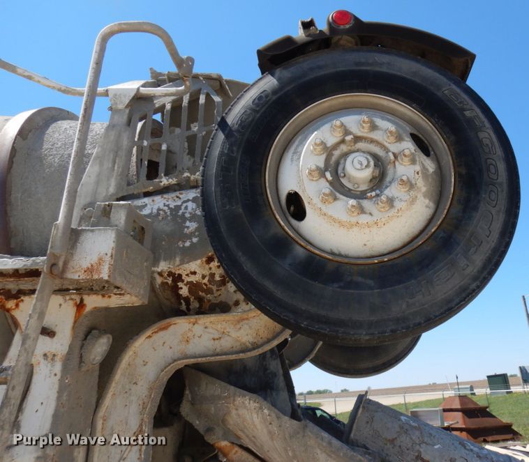 image for item GC9960 2004 Sterling L-Line  ready mix truck