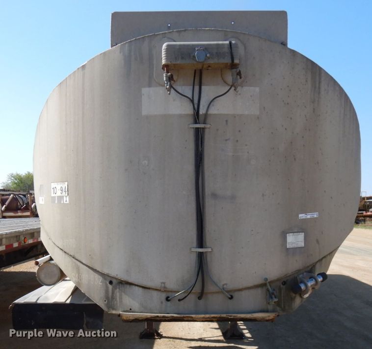 image for item GC9961 1970 Fruehauf  tank trailer