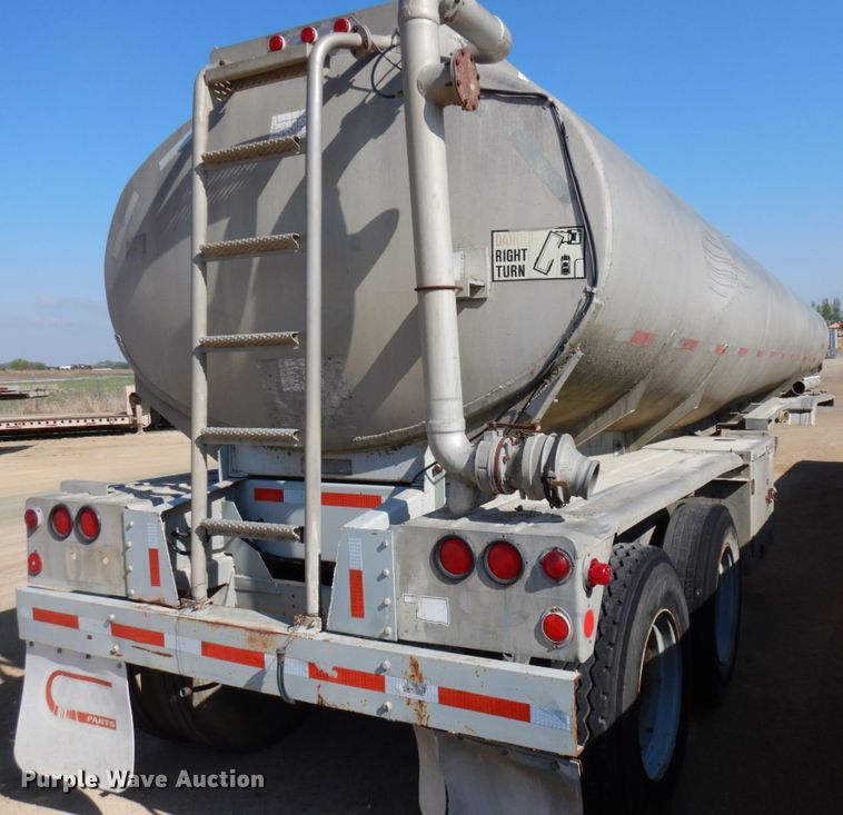 image for item GC9961 1970 Fruehauf  tank trailer