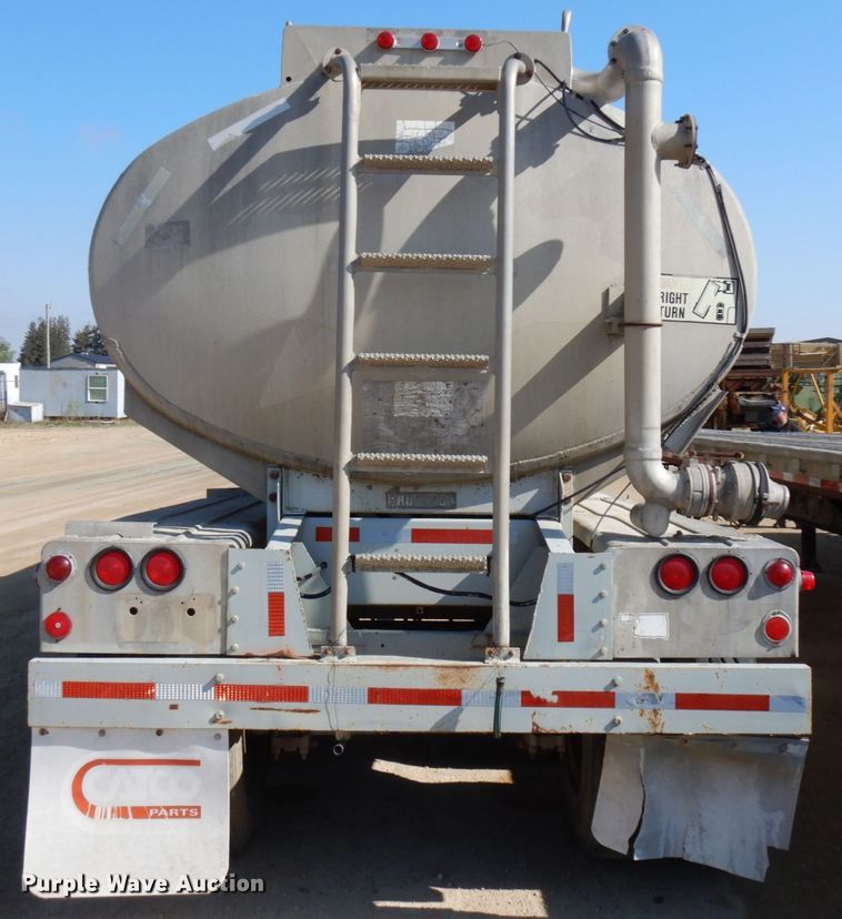 image for item GC9961 1970 Fruehauf  tank trailer