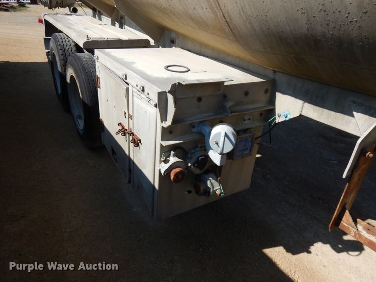 image for item GC9961 1970 Fruehauf  tank trailer