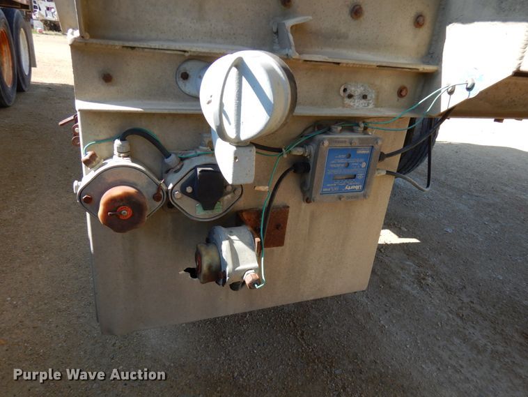 image for item GC9961 1970 Fruehauf  tank trailer