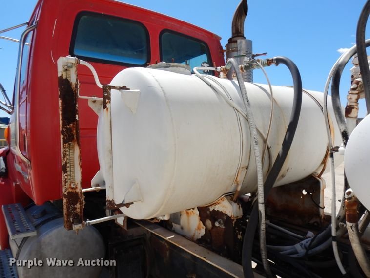 image for item GC9964 2004 Sterling L-Line  ready mix truck