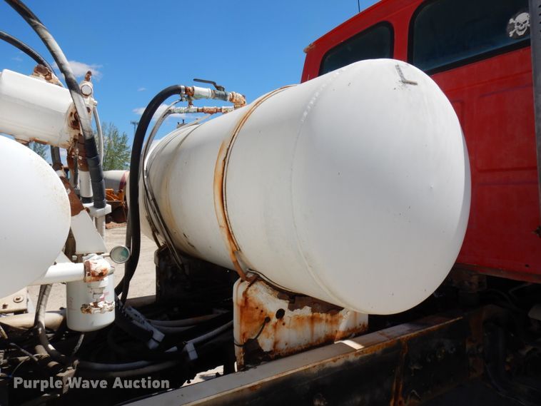 image for item GC9964 2004 Sterling L-Line  ready mix truck