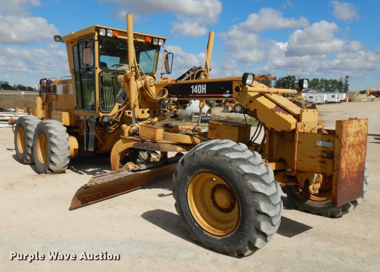 image for item GC9965 1996 Caterpillar 140H  motor grader