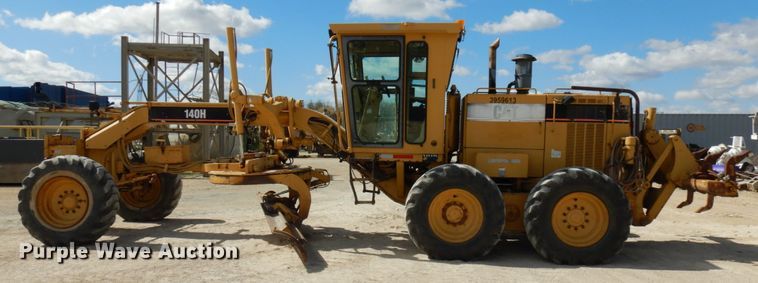 image for item GC9965 1996 Caterpillar 140H  motor grader