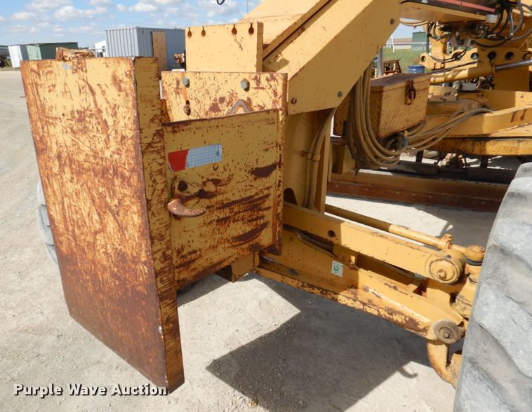 image for item GC9965 1996 Caterpillar 140H  motor grader