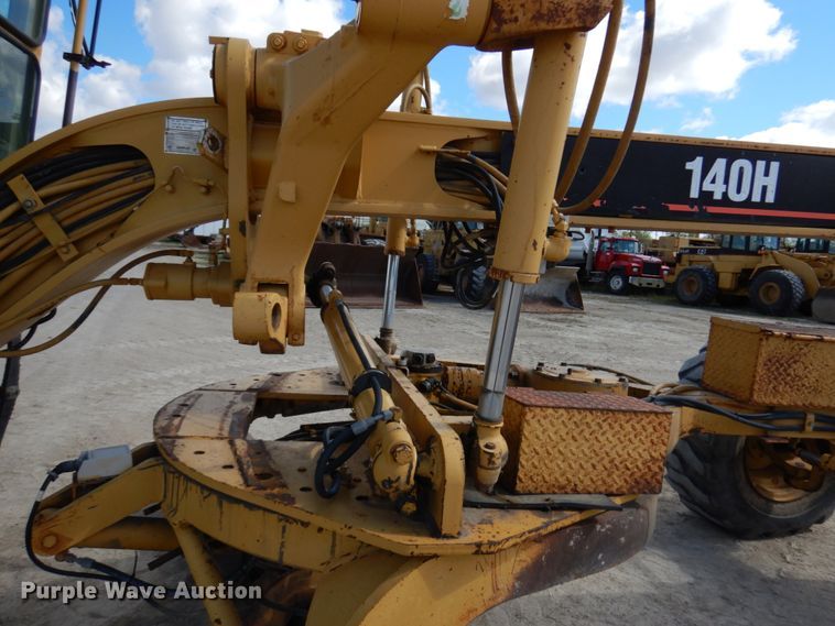 image for item GC9965 1996 Caterpillar 140H  motor grader